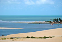 Praia de Mundaú: o recanto das piscinas naturais praia de mundaú