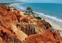 Morro Branco: Uma das mais belas praias do Estado praia de morro branco