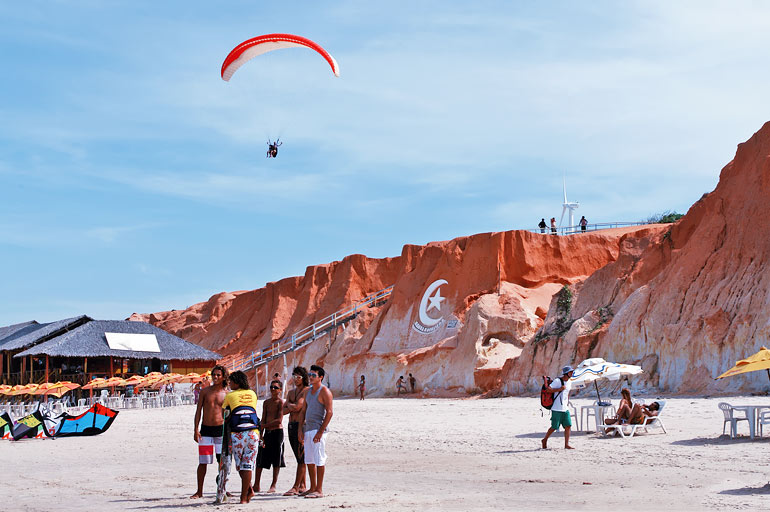 voo de parapente em canoa quebrada