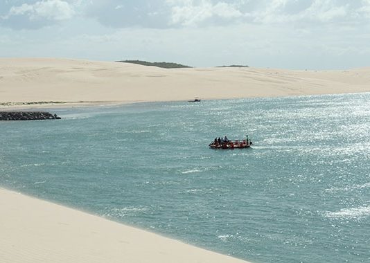 Praia da Baleia: natureza e tranquilidade para suas férias no Ceará praia da baleia